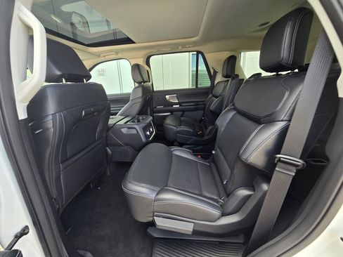 Used 2025 Ford Expedition Platinum w/ Driver's Package image 14