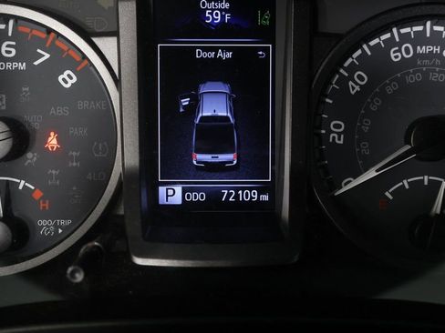 Used 2021 Toyota Tacoma TRD Sport w/ Technology Package image 17