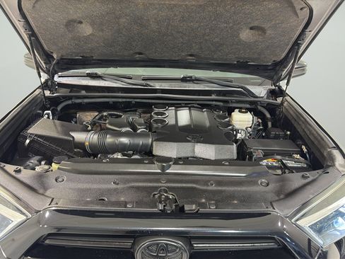Used 2020 Toyota 4Runner SR5 Premium AWD/4WD image 24