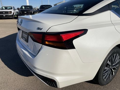 Used 2024 Nissan Altima 2.5 SV image 37