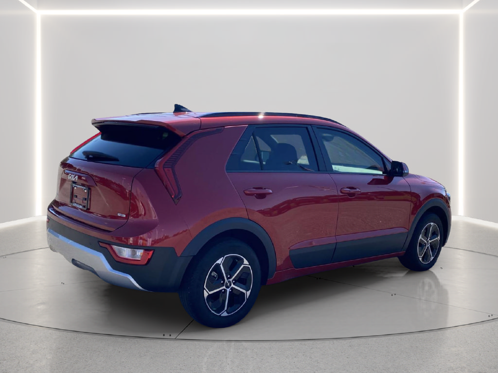 Used 2025 Kia Niro EX FWD image 5