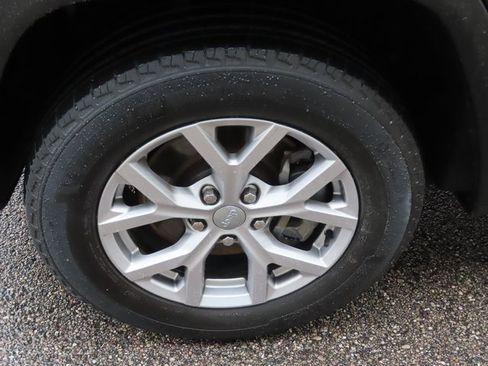 Used 2022 Jeep Grand Cherokee L Limited image 15