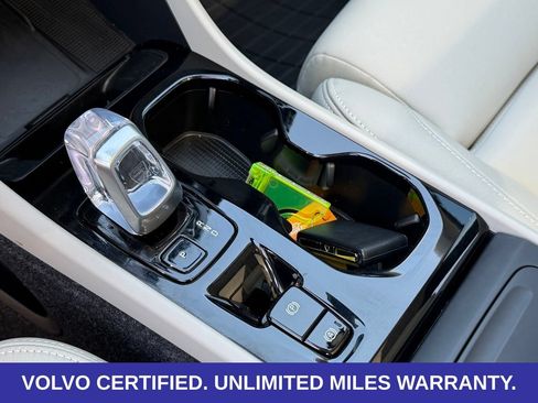 Certified 2026 Volvo XC40 B5 Plus AWD/4WD image 18