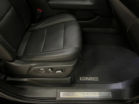 Used 2021 GMC Yukon XL Denali AWD/4WD image 47