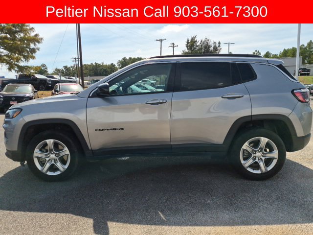 Used 2024 Jeep Compass Latitude AWD/4WD image 2