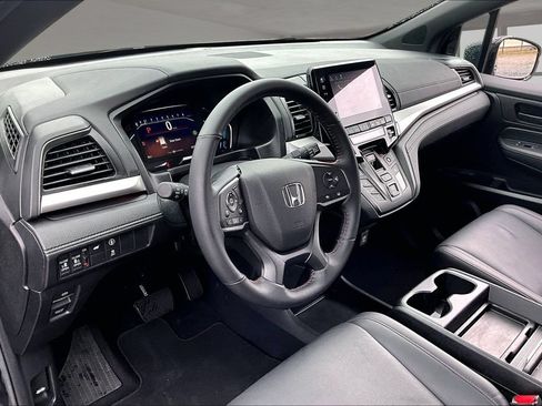 Certified 2024 Honda Odyssey Sport image 17