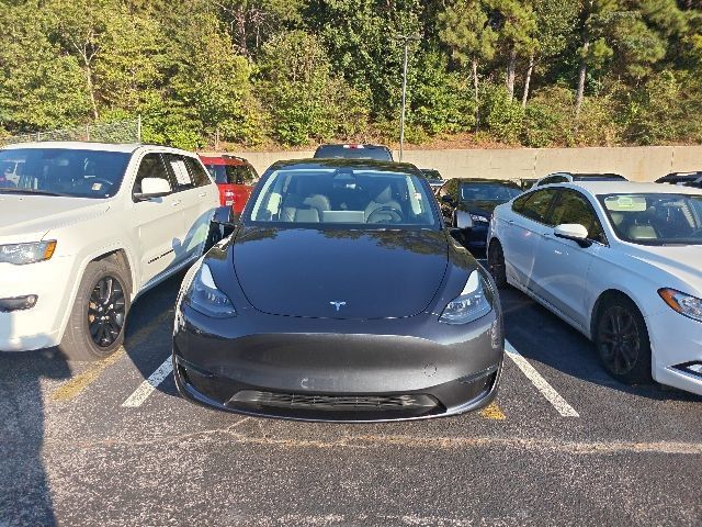 Used 2024 Tesla Model Y Long Range AWD/4WD image 2