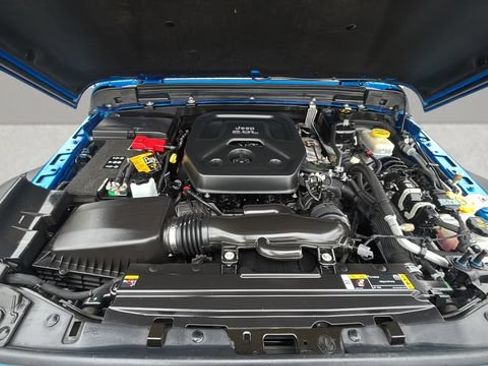 Used 2022 Jeep Wrangler Unlimited Sport AWD/4WD image 31