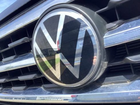 Used 2022 Volkswagen Atlas SE AWD/4WD image 2