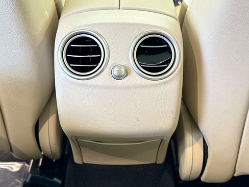 Used 2021 Mercedes-Benz GLC 300 image 23