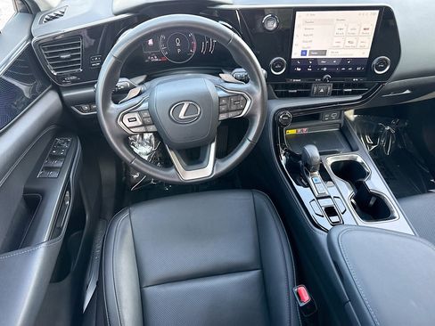 Used 2025 Lexus NX 250 FWD w/ Towing Package (2000 Lbs) image 17