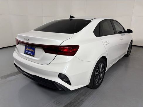 Used 2023 Kia Forte LXS FWD image 8