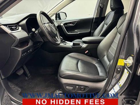 Used 2021 Toyota RAV4 Limited image 13