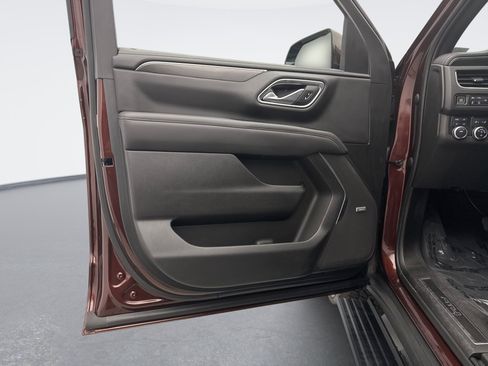 Used 2022 GMC Yukon XL AT4 w/ Max Trailering Package AWD/4WD image 9