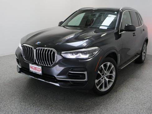 Used 2022 BMW X5 sDrive40i w/ Premium Package RWD image 2