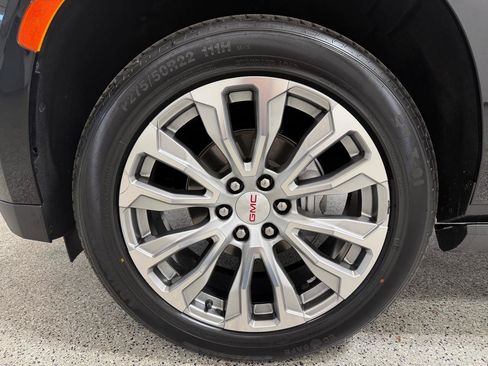 Used 2023 GMC Yukon Denali AWD/4WD image 9
