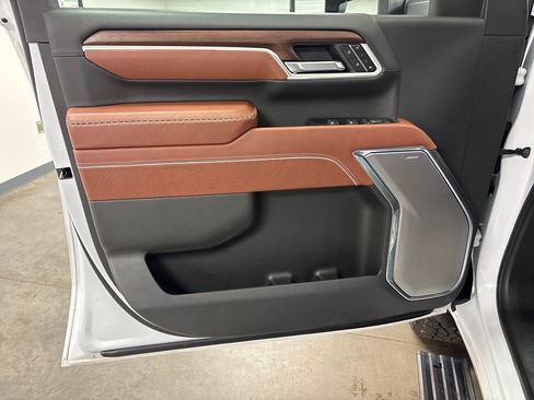 Used 2025 GMC Sierra 2500 Denali Ultimate image 24