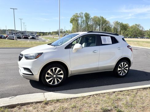 Used 2022 Buick Encore Preferred w/ Safety Package AWD/4WD image 4