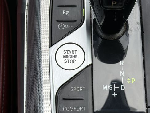 Certified 2022 BMW 330i Sedan w/ M Sport Package RWD image 10