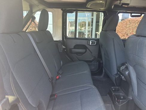 Used 2024 Jeep Wrangler Willys image 32