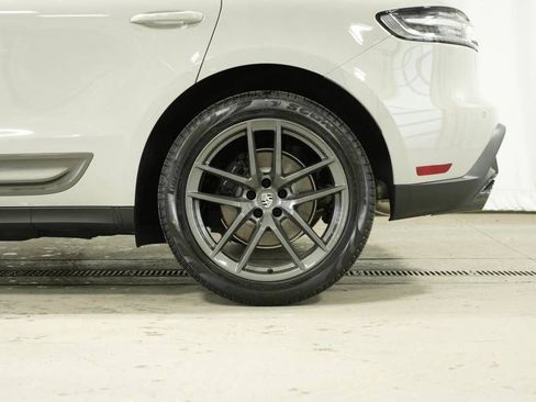 New 2026 Porsche Macan Turbo image 43