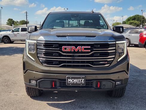 Used 2023 GMC Sierra 1500 AT4 w/ Technology Package AWD/4WD image 2