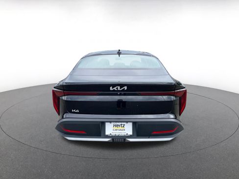 Used 2025 Kia K4 LXS image 8