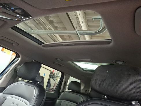 Used 2024 Kia EV9 Wind image 9