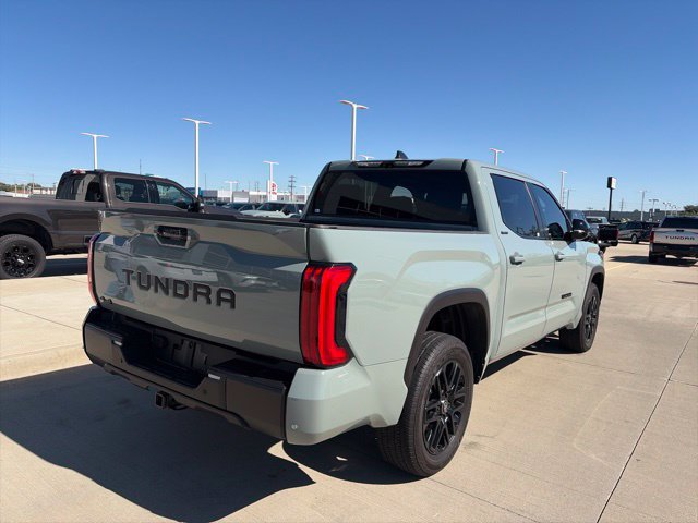 Used 2025 Toyota Tundra Limited AWD/4WD image 7