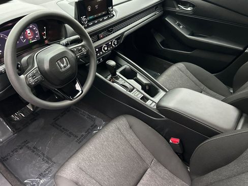 Certified 2025 Honda Accord LX image 4