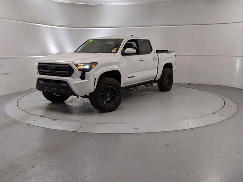 Used 2024 Toyota Tacoma SR5 image 6