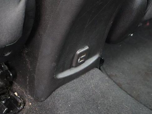 Used 2019 Chevrolet Cruze LT w/ Sun And Sound Package FWD image 33