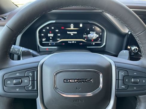 Used 2022 GMC Sierra 1500 Denali image 13