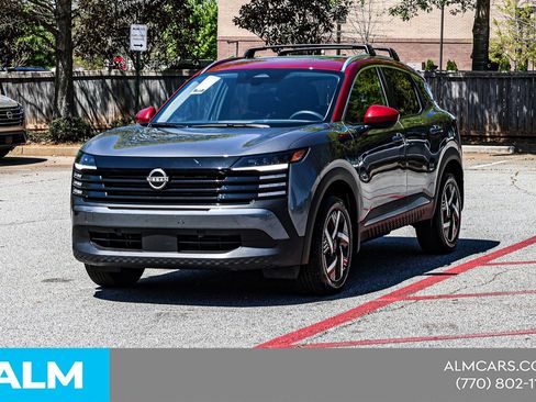 Used 2025 Nissan Kicks SV w/ SV Premium Package FWD image 4