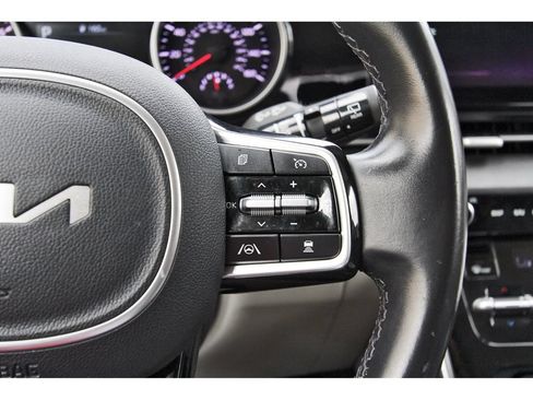 Used 2022 Kia Carnival SX FWD image 22