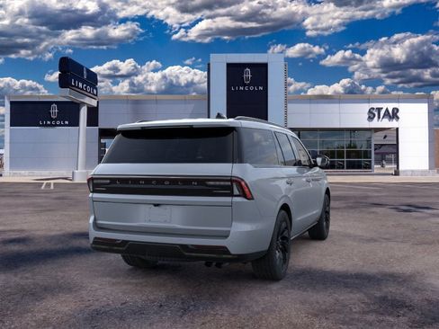 New 2026 Lincoln Navigator Reserve w/ Jet Appearance Package AWD/4WD image 8