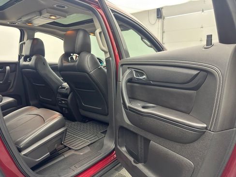Used 2015 Chevrolet Traverse LT FWD image 32