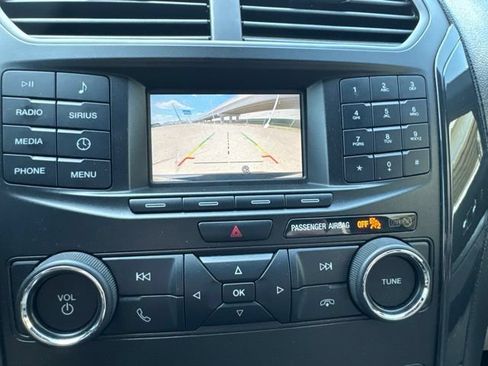 Used 2018 Ford Explorer FWD image 16