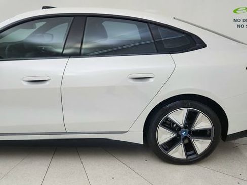 Used 2023 BMW i4 eDrive35 w/ Premium Package RWD image 9