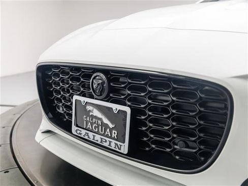 Certified 2024 Jaguar F-TYPE Coupe AWD image 10