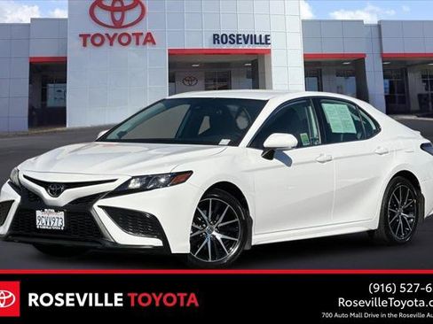 Certified 2023 Toyota Camry SE FWD image 1