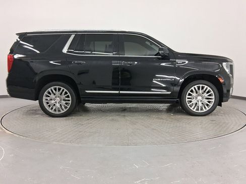 Used 2023 GMC Yukon Denali w/ Denali Reserve Package image 8