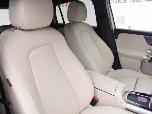 Certified 2025 Mercedes-Benz GLA 250 image 16