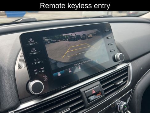 Used 2018 Honda Accord Touring image 8