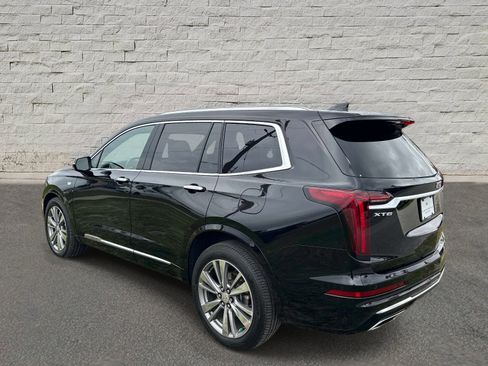 Used 2020 Cadillac XT6 Premium Luxury FWD image 3
