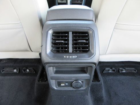 Used 2020 Volkswagen Tiguan SE R-Line AWD/4WD image 23