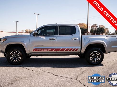 Used 2022 Toyota Tacoma TRD Sport w/ Technology Package image 4