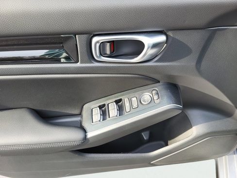 Certified 2025 Honda Civic Sport Touring image 24