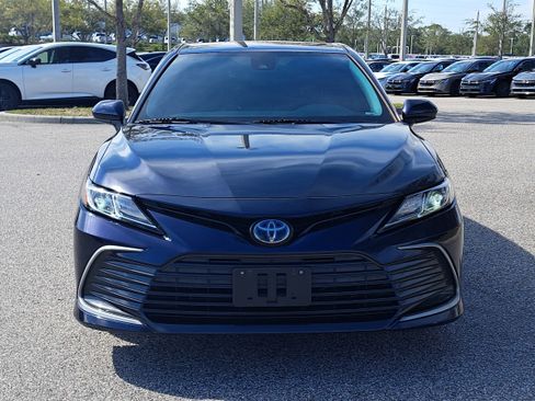 Used 2022 Toyota Camry LE image 2