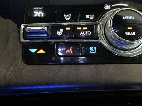 Used 2020 Lincoln Aviator Reserve w/ Equipment Group 202A image 8